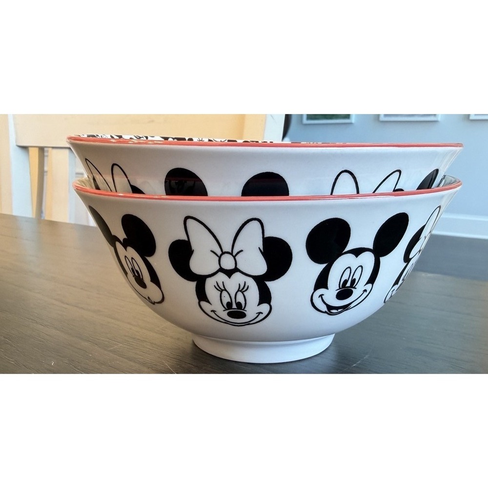 4 Mickey and Minnie Mouse Bowls & 3 Small Bowls - Picture 3 of 5
